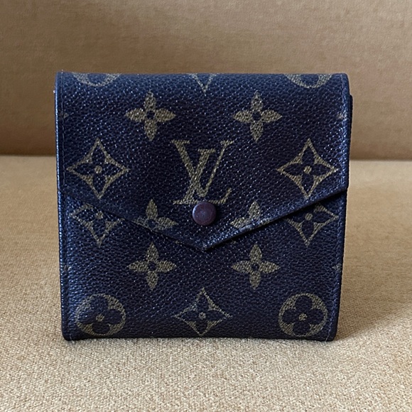 Louis Vuitton Monogram Leather Compact Wallet - Picture 1 of 15